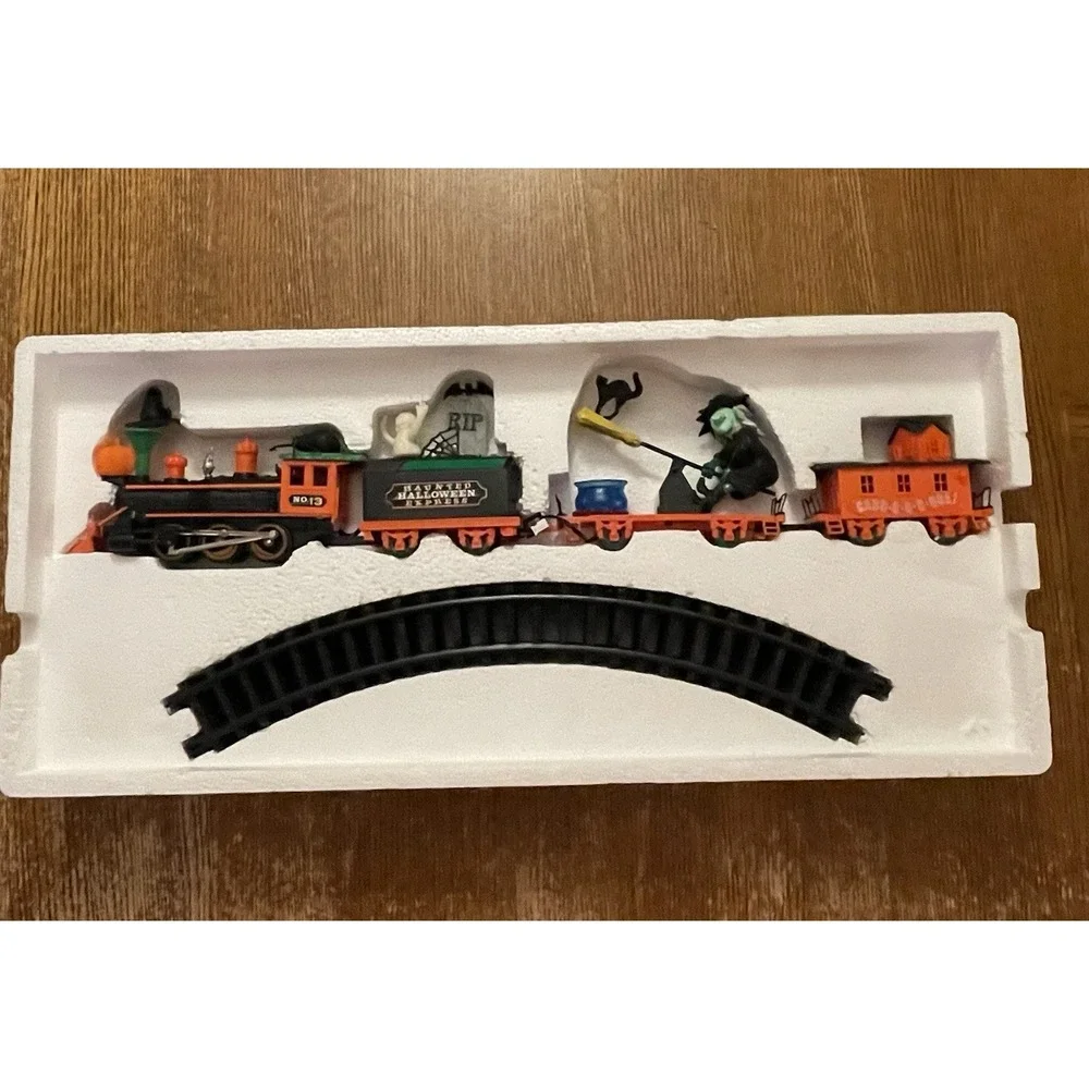 Vtg New Bright Haunted Halloween Express Train Set 1995 Lights Spooky CIB Works